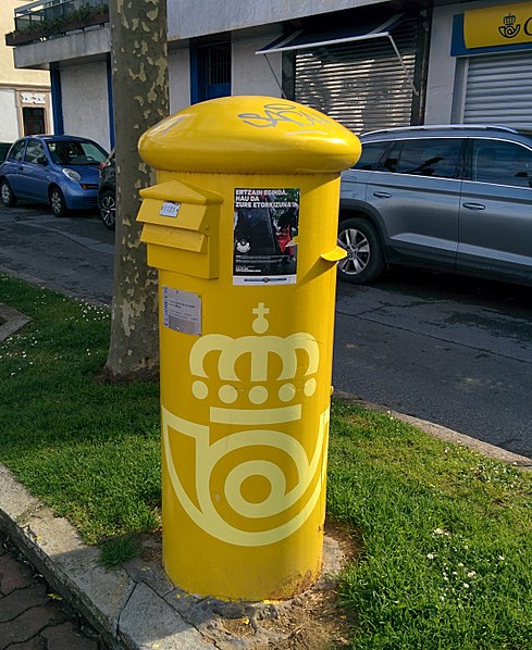 A Spanish post box