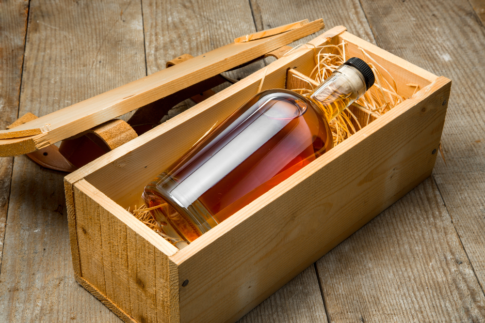 Fine wine and liquors make suitable closing gifts in the business sector.