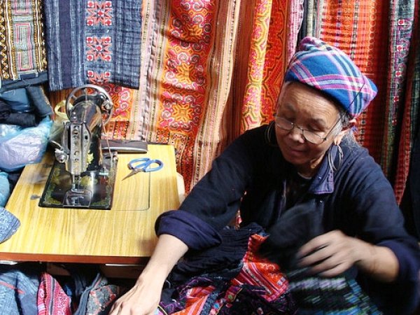 Many Vietnamese women are employed in the garment and leather industry.
