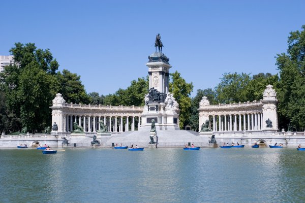 Parque de El Retiro is one of the largest parks in Madrid.