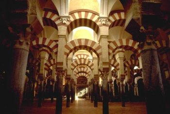 La mezquita (the mosque) in Córdoba is a monument of Moorish architecture