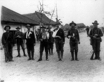 American soldiers in Manila, during the Philippine–American War