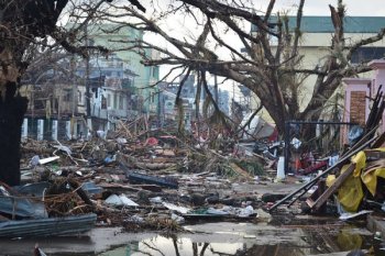 Destruction in Tacloban after Typhoon Haiyan