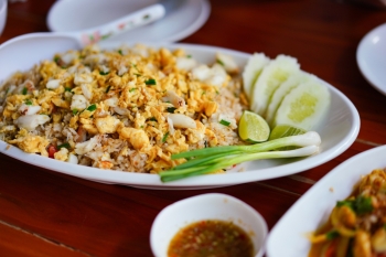 Khao Pad Poo (Crab Fried Rice)