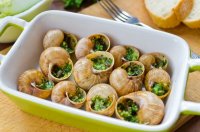 Escargots à la Bourguignonne (Snails in Garlic-Parsley Butter)