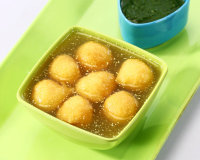 Kanji Ke Bade (Mung Bean Fritters in Mustard Water)