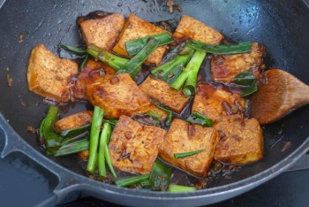 Tofu with Crab Meat and Scallions