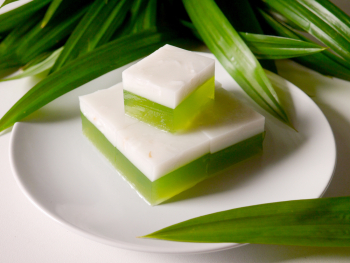 Wun Gati Bai Tuey (Pandan Coconut Jelly)