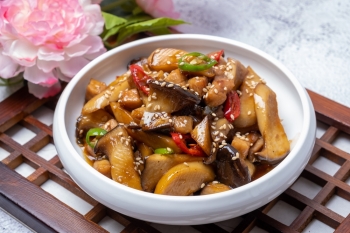 Pad Hed Nang Rom (Stir-Fried Mushrooms)