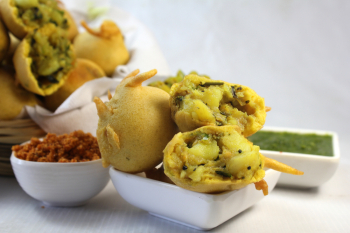 Aloo Bonda (Fried Savory Balls)