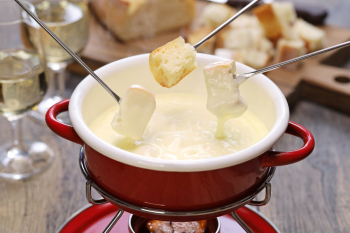 Fondue au Fromage (Cheese Fondue)